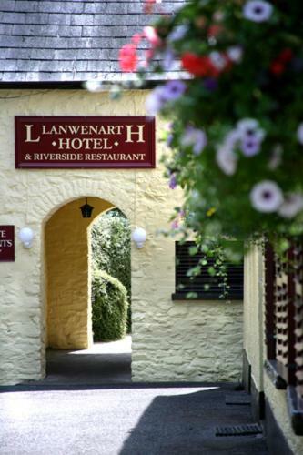 أبرجافني Llanwenarth Hotel And Riverside Restaurant المظهر الخارجي الصورة
