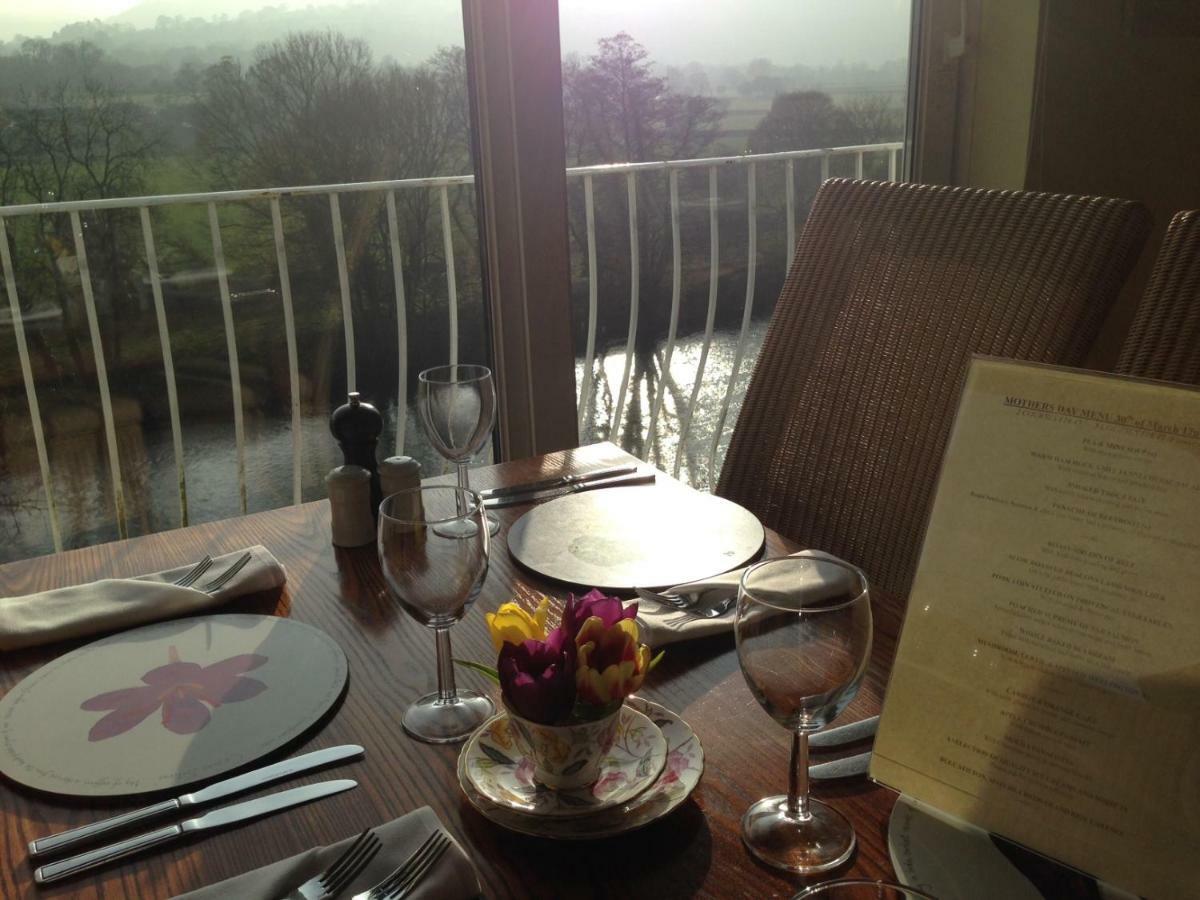 أبرجافني Llanwenarth Hotel And Riverside Restaurant المظهر الخارجي الصورة